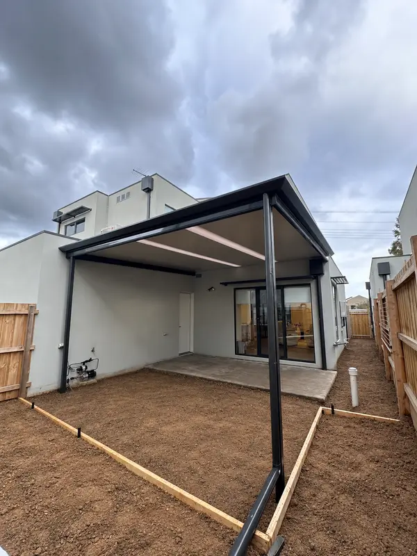 Stratco Outback Cooldek Townhouse Patio in Thunder